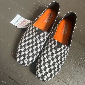 Bobs by Skechers Dog slip on shoes black/white size 9.5